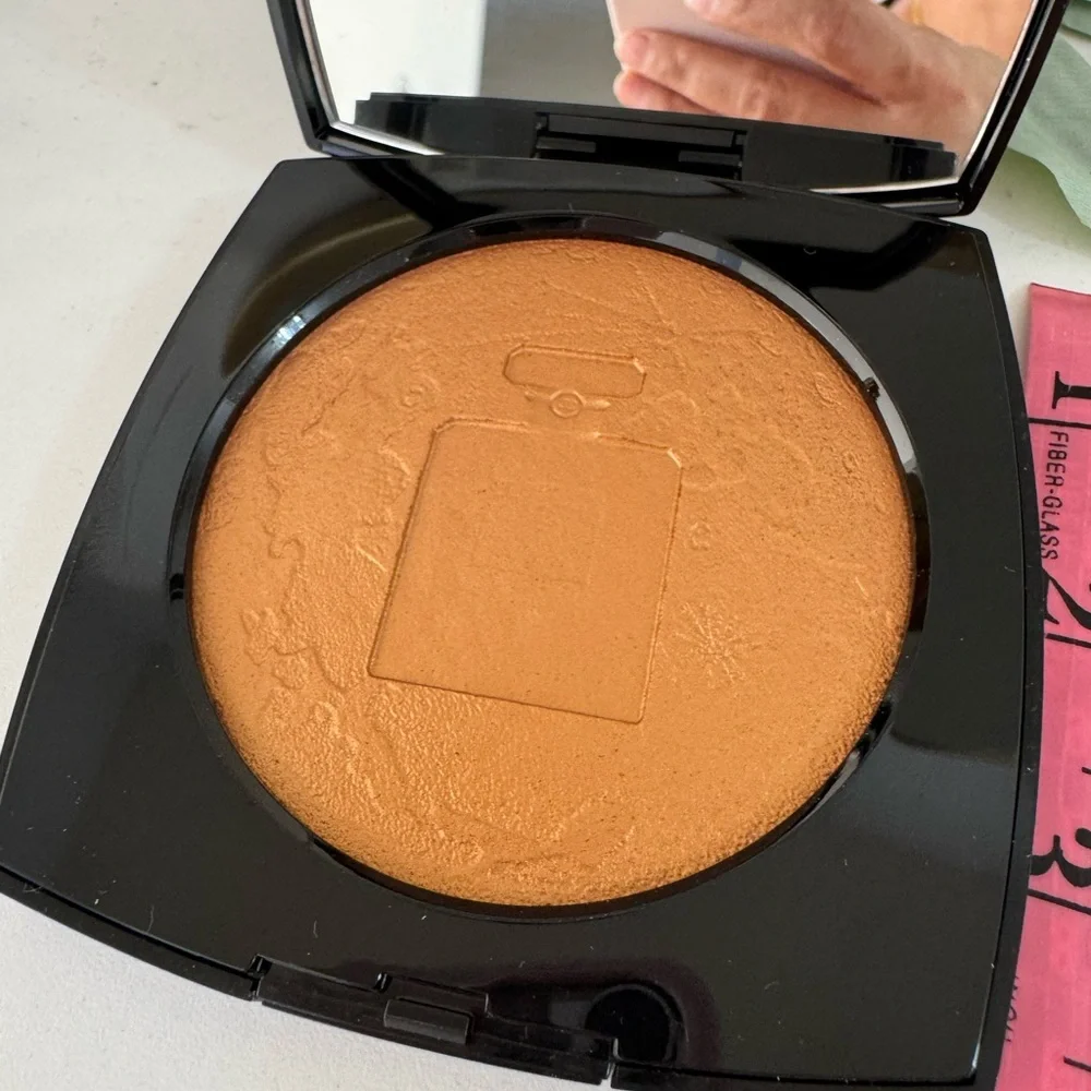 CHANEL ECLAT LUNAIRE MAXI POUDRE ILLUMINATRICE OVERSIZE ILLUMINATION FACE POWDER